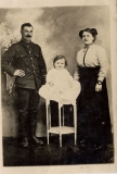 Arthur Page and his wife and daughter Vera